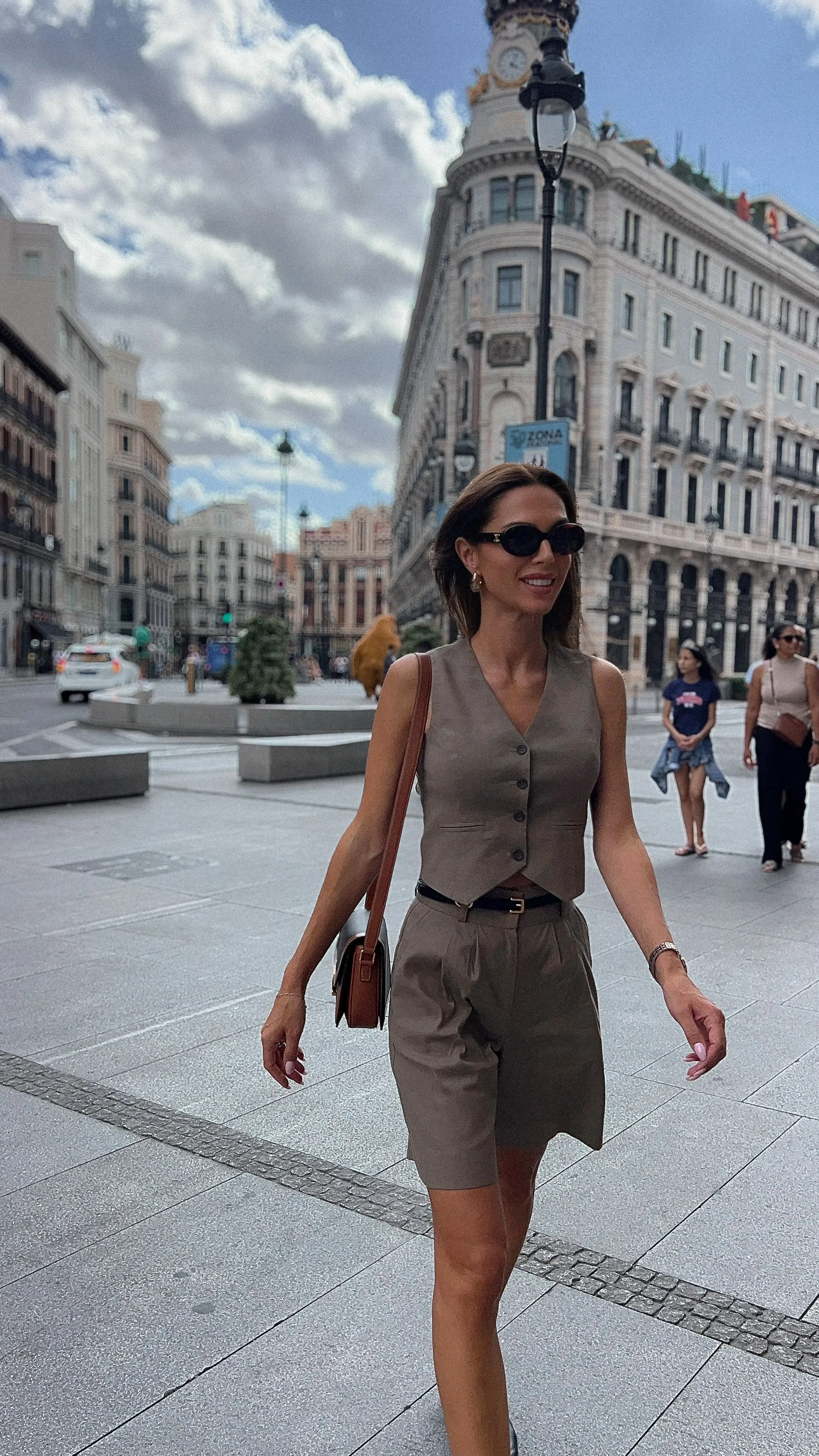 LIV BERMUDA SHORTS